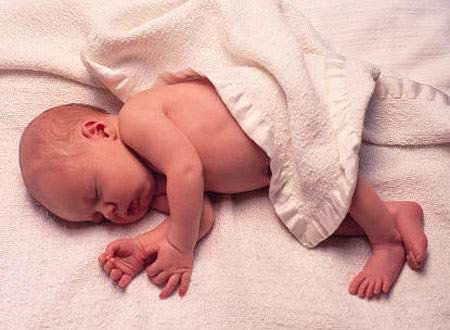 chăm sóc trẻ, bé 1 tuần tuổi, chăm sóc rốn, giấc ngủ của trẻ, tắm bé, vệ sinh miệng, viêm rốn, 
